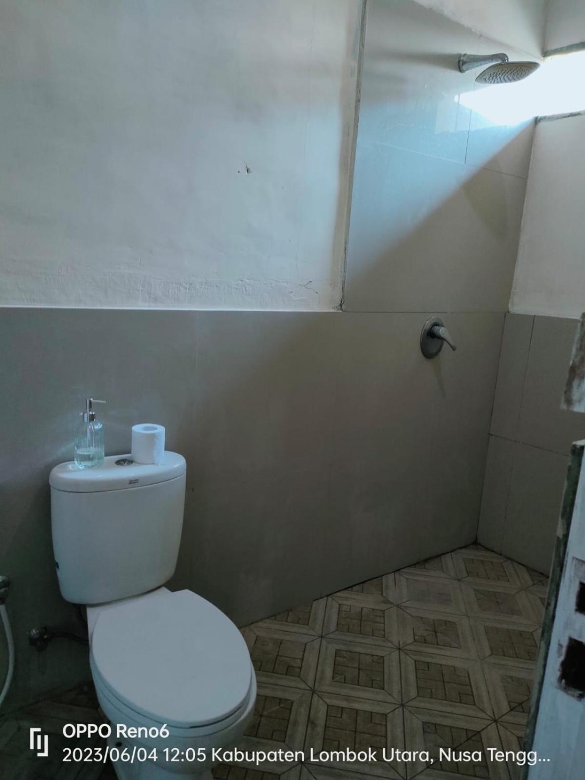 Pineapple Guest House Gili Air Luaran gambar