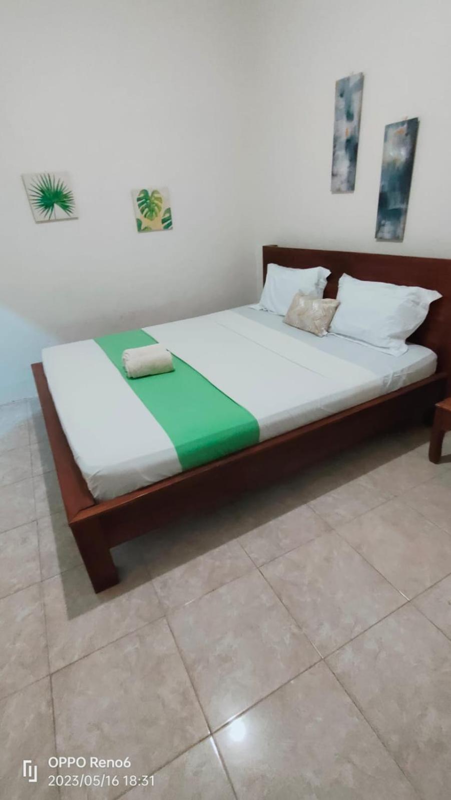 Pineapple Guest House Gili Air Bilik gambar